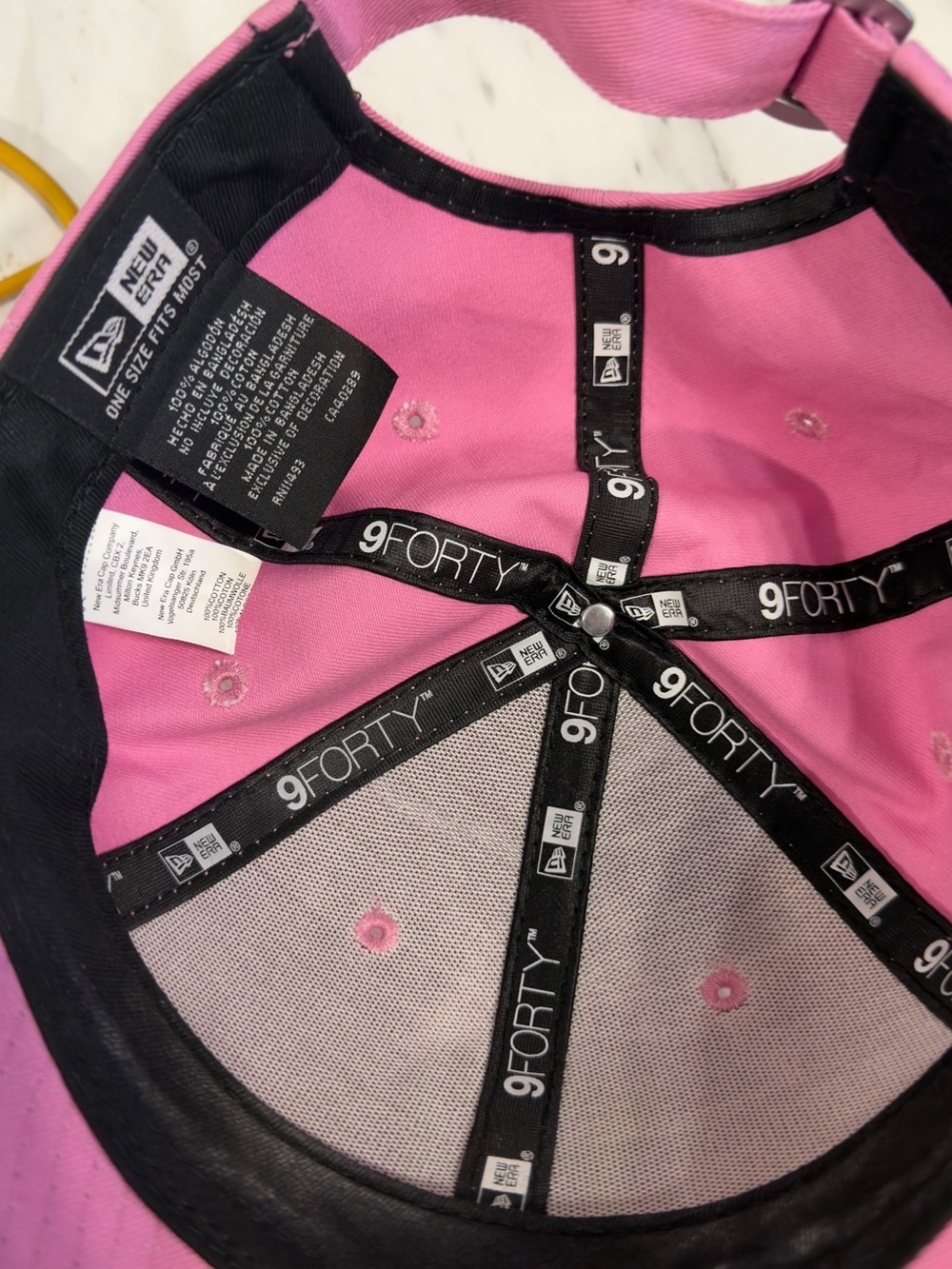 New Era Women's Pink NY Logo Baseball Cap - Picture 6 of 7